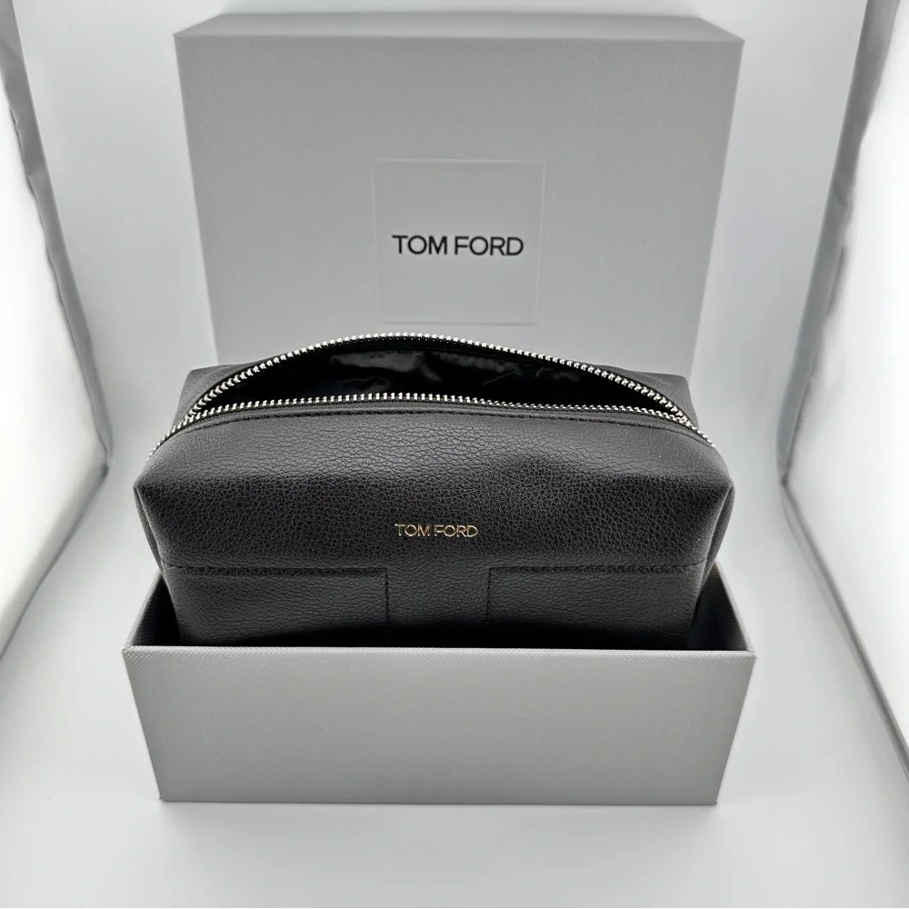 š TOM FORD āLeatherā Mahogany Cosmetic Bag NIB - Picture 2 of 10